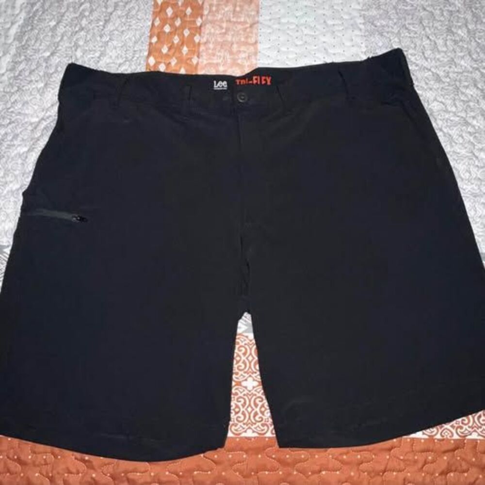 Men’s Lee’s Tri-Flex Black Shorts-Never Worn